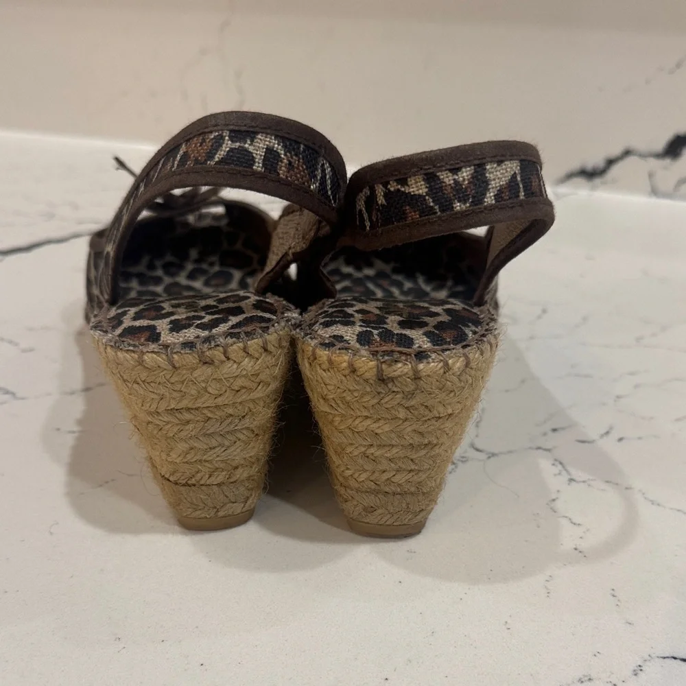 Chic Leopard Print Espadrille Wedges